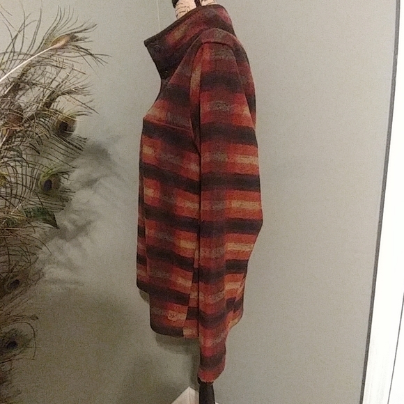 John Wayne Wooly Fleece Pull Over - Picture 3 of 8